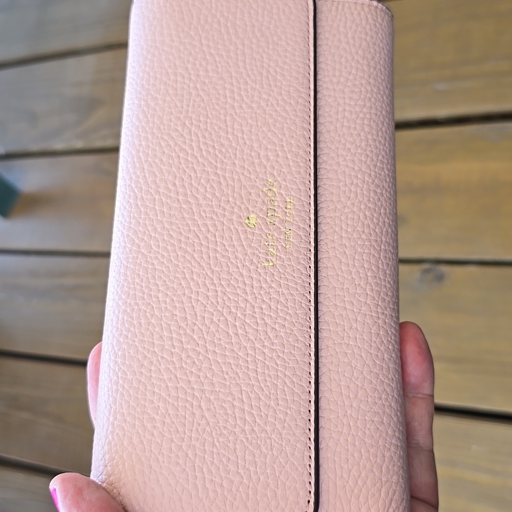kate spade NWOT Pale Pink Pebbled Leather Wallet with Gold Logo 7.75x4.25